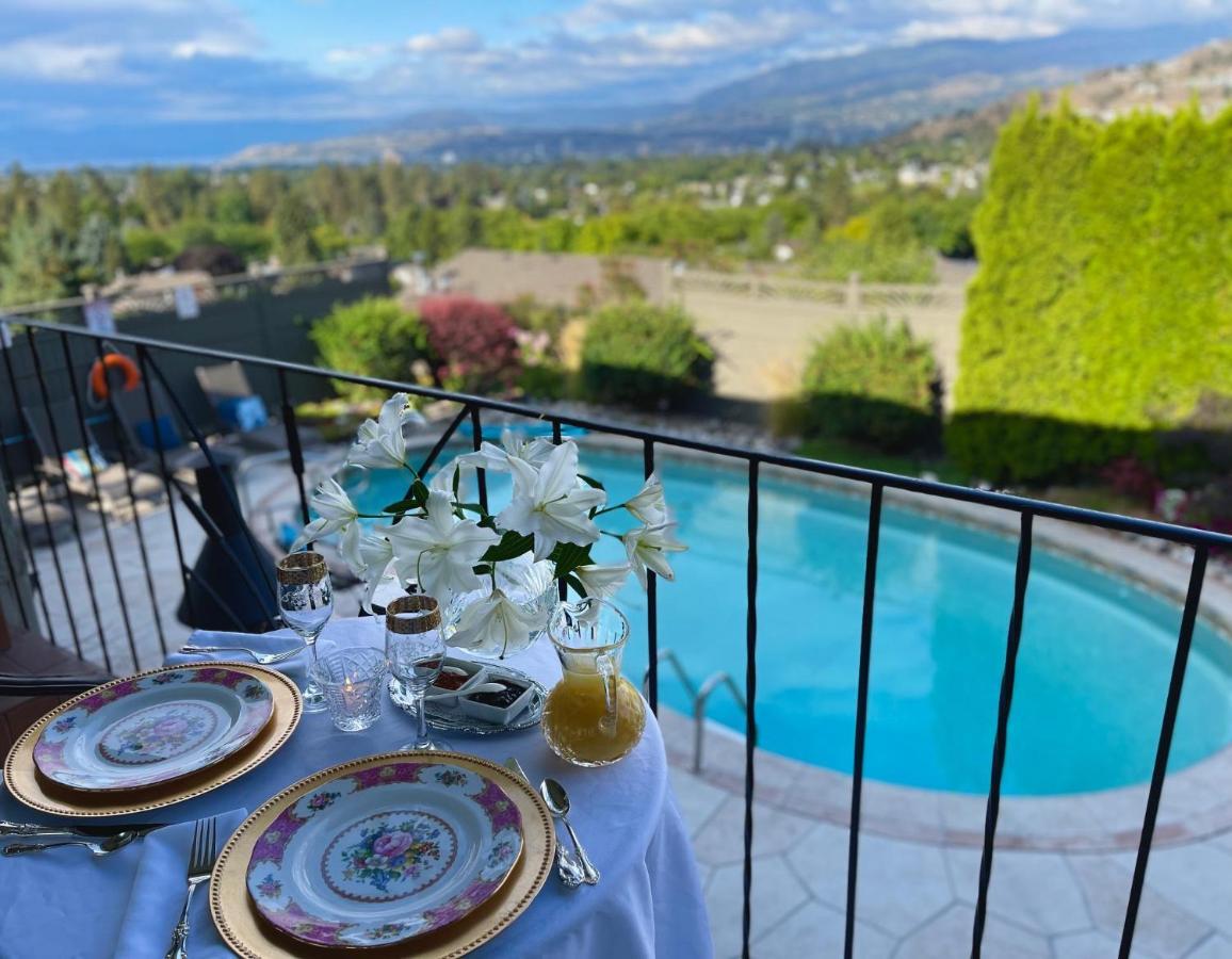 A Vista Villa Couples Retreat Келоуна Екстериор снимка