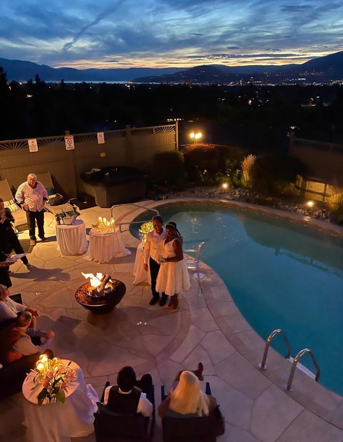 A Vista Villa Couples Retreat Келоуна Екстериор снимка