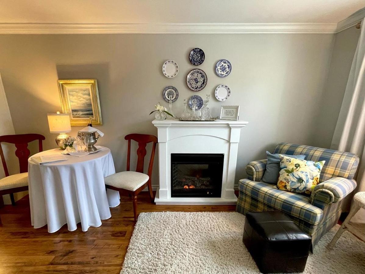 A Vista Villa Couples Retreat Келоуна Екстериор снимка