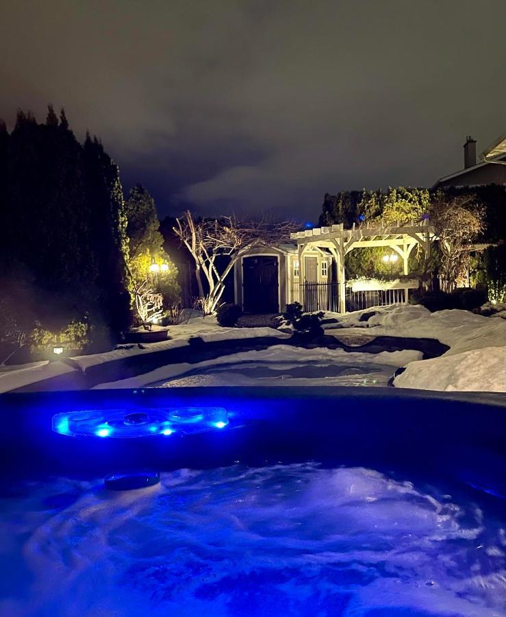 A Vista Villa Couples Retreat Келоуна Екстериор снимка