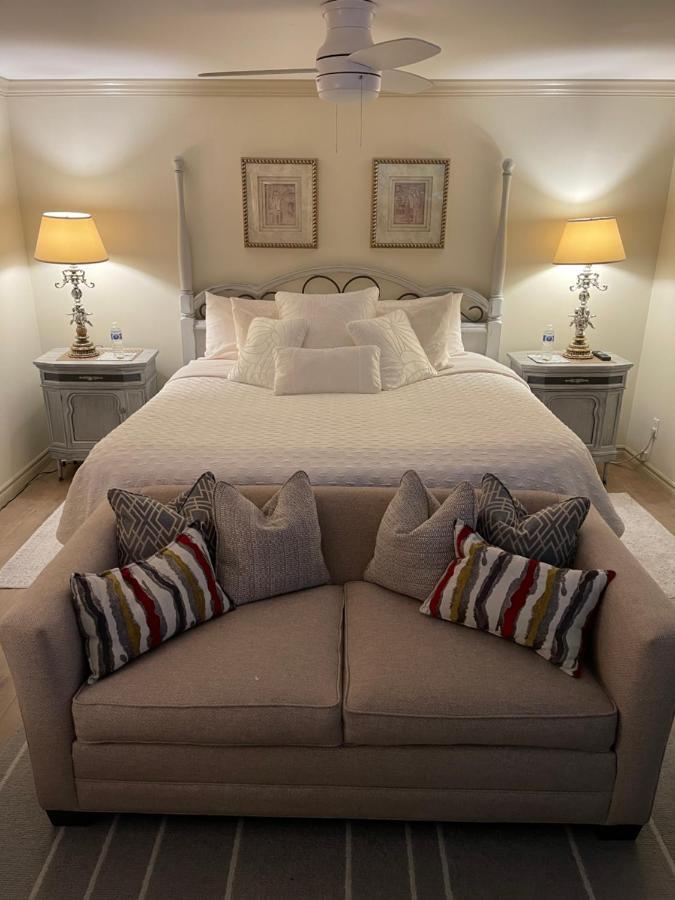 A Vista Villa Couples Retreat Келоуна Екстериор снимка