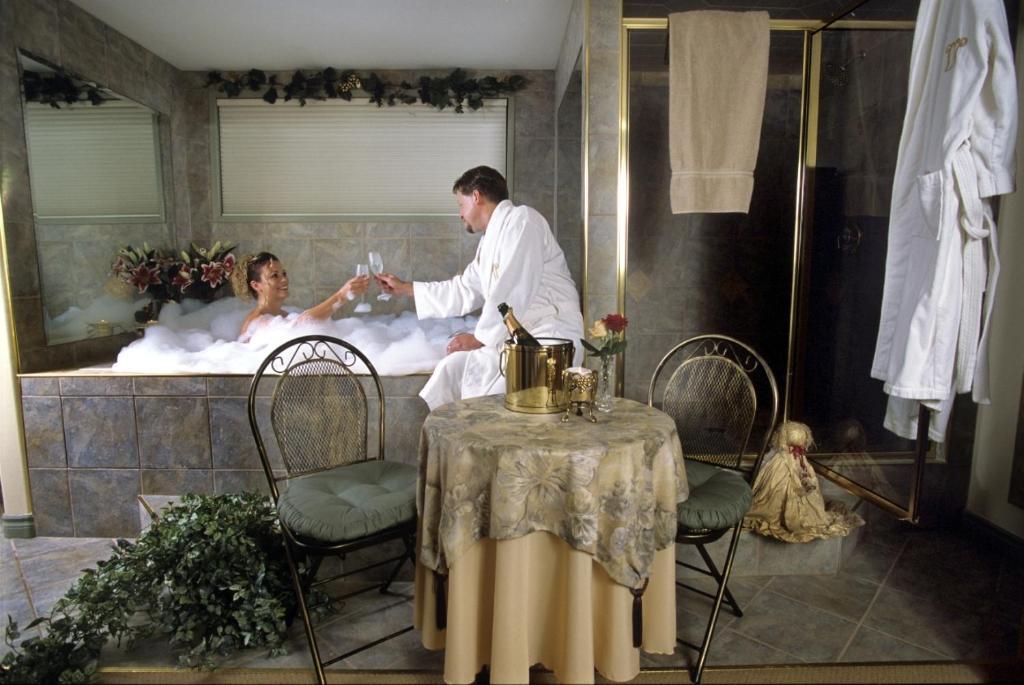 A Vista Villa Couples Retreat Келоуна Стая снимка