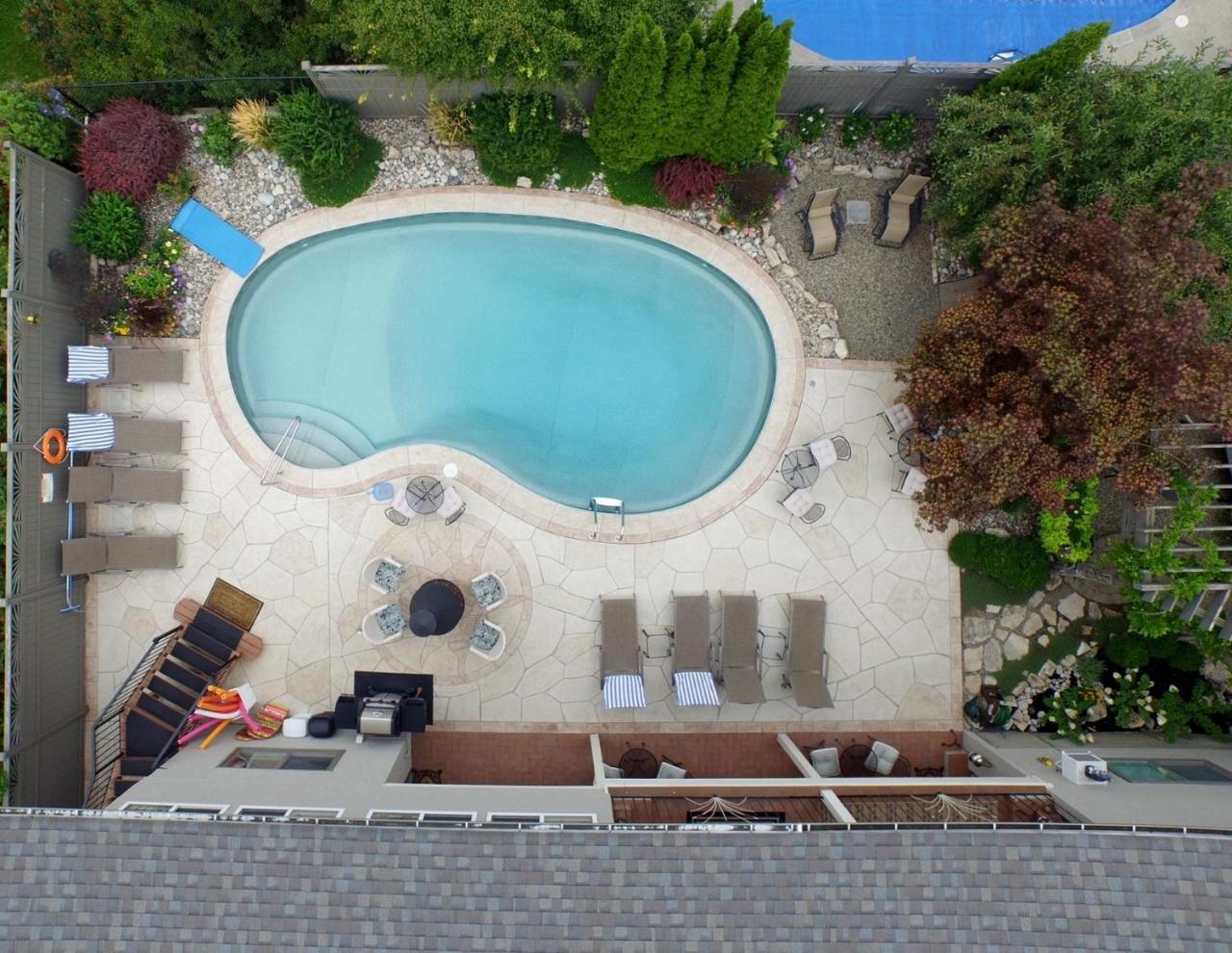 A Vista Villa Couples Retreat Келоуна Екстериор снимка